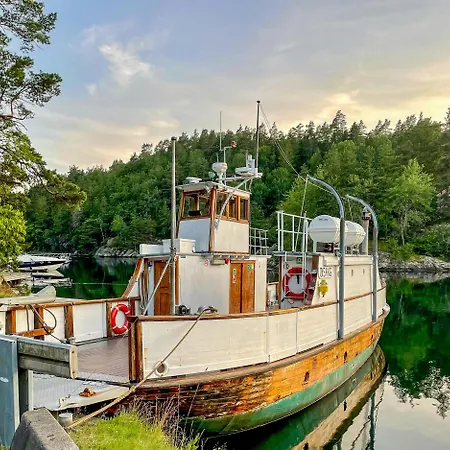 New With Sea View In Risor 度假居 *