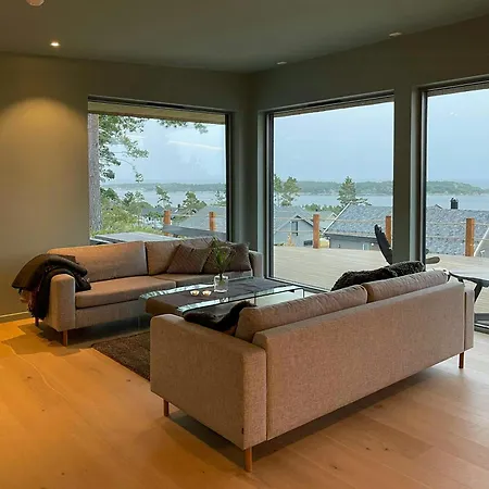 度假居 New With Sea View In Risor *