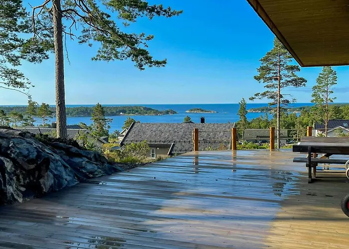 Дом отдыха New With Sea View In Risor Sondeled